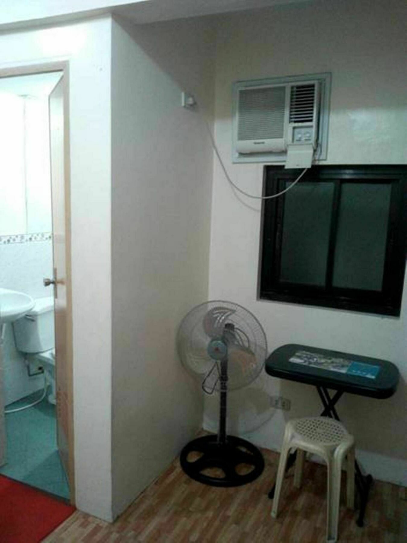 סן פדרו מקאטי Budget Studio Unit In Makati מראה חיצוני תמונה